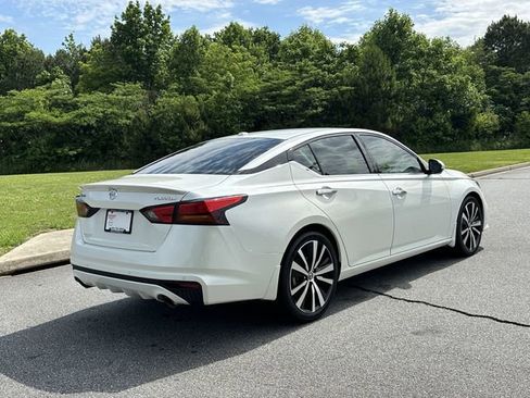 Used 2019 Nissan Altima 2.5 Platinum FWD image 14