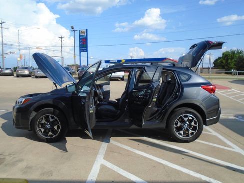 Used 2018 Subaru Crosstrek 2.0i Premium w/ Moonroof Package image 25