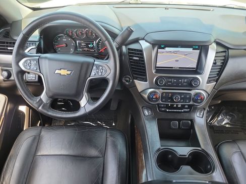 Used 2016 Chevrolet Suburban LT RWD image 4