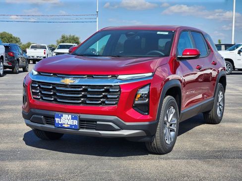 New 2026 Chevrolet Equinox LT image 2