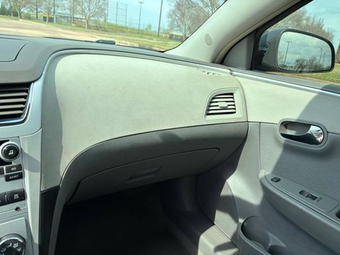 Used 2009 Chevrolet Malibu LS image 15