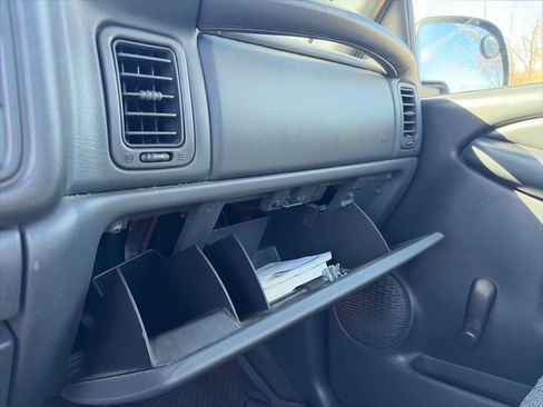 Used 2002 Chevrolet Silverado 1500 2WD Regular Cab image 22