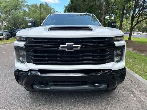 Used 2025 Chevrolet Silverado 2500 Custom w/ Custom Value Package AWD/4WD image 3