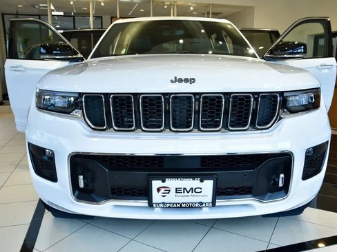 Used 2023 Jeep Grand Cherokee L Overland AWD/4WD image 2