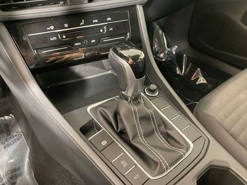 Used 2025 Volkswagen Jetta S image 9