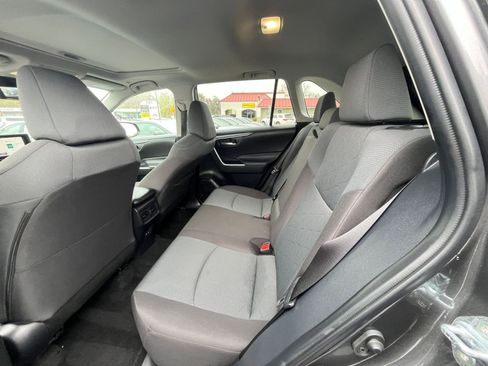 Used 2025 Toyota RAV4 XLE image 27