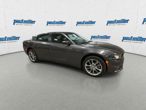 Used 2022 Dodge Charger SXT w/ Plus Group image 2