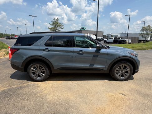 New 2026 Ford Explorer Active w/ Active Comfort Package AWD/4WD image 5