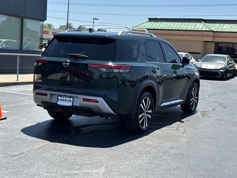 Certified 2025 Nissan Pathfinder Platinum w/ Cargo Package FWD image 3