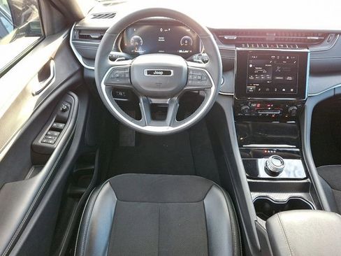 Certified 2024 Jeep Grand Cherokee Altitude image 13