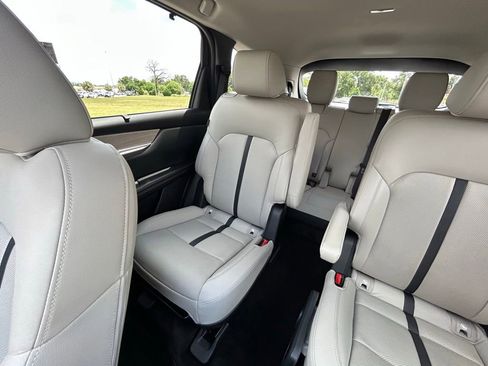 Used 2024 MAZDA CX-90 Plug-In Hybrid w/ Preferred AWD/4WD image 12