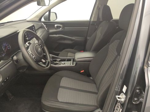 Used 2021 Kia Sorento LX AWD/4WD image 17