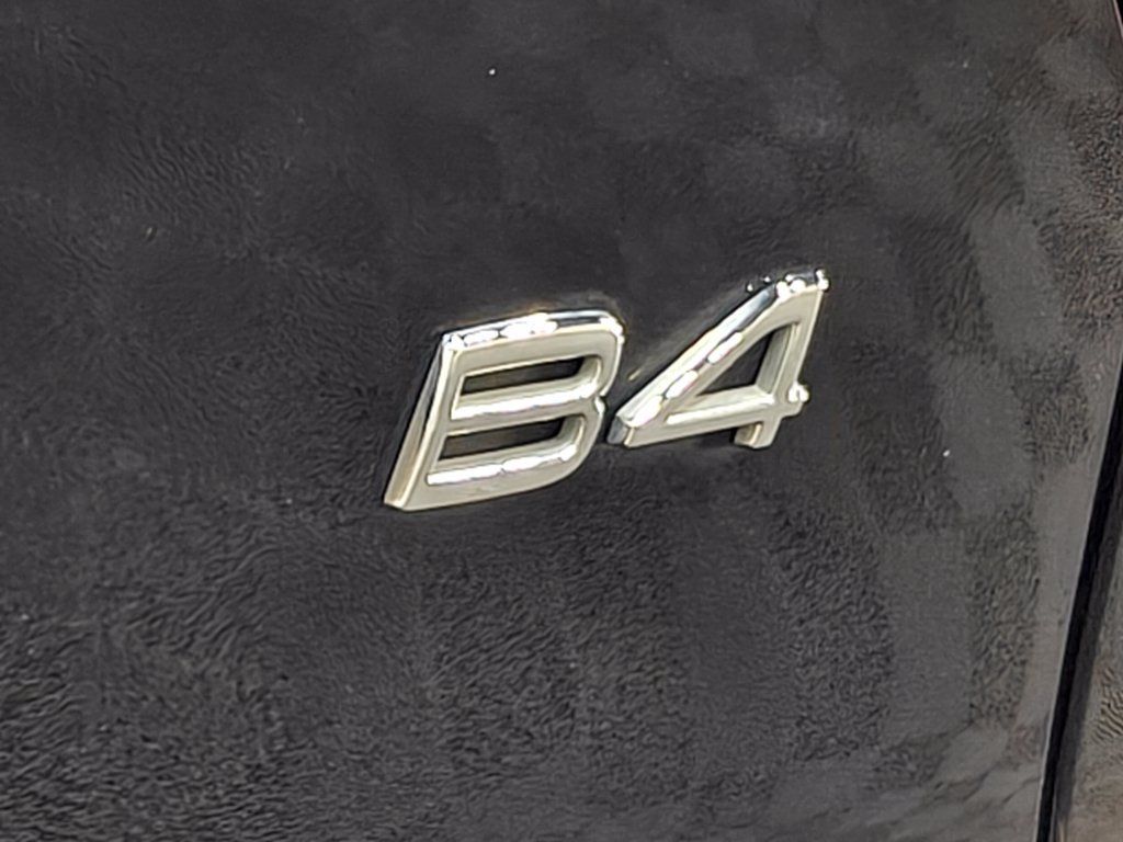 Used 2023 Volvo XC40 B4 Ultimate FWD image 60