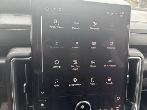 Used 2025 GMC Yukon Denali image 29