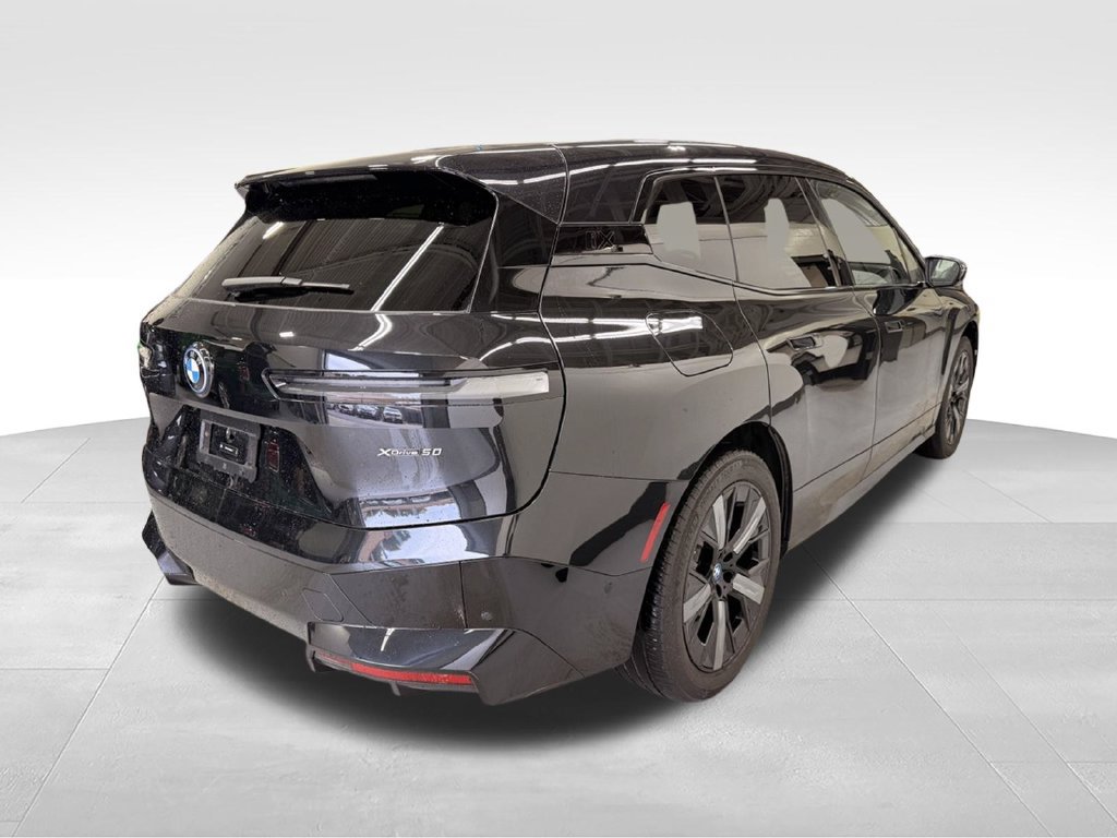 Used 2024 BMW iX xDrive50 w/ Sport Package AWD/4WD image 6
