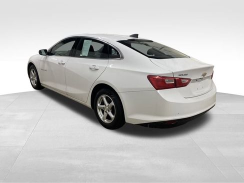 Used 2018 Chevrolet Malibu LS image 2