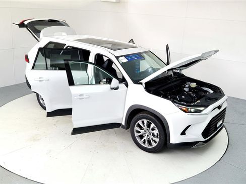 New 2025 Toyota Grand Highlander FWD image 20