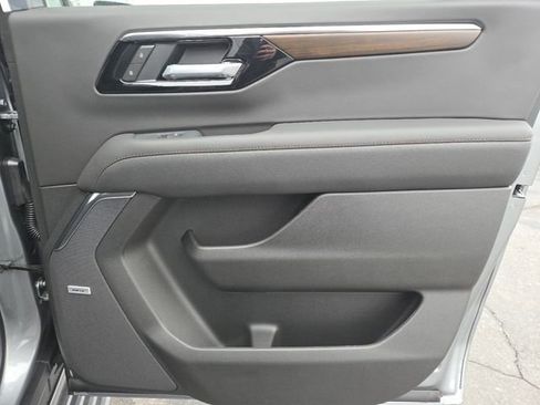 New 2026 Chevrolet Suburban High Country image 33