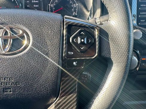 Used 2022 Toyota 4Runner SR5 Premium image 35