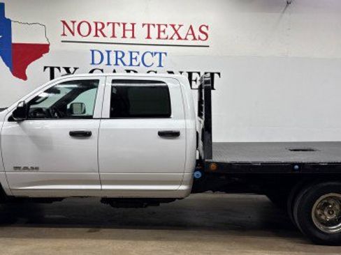 Used 2022 RAM 3500 Tradesman w/ Chrome Appearance Group AWD/4WD image 10