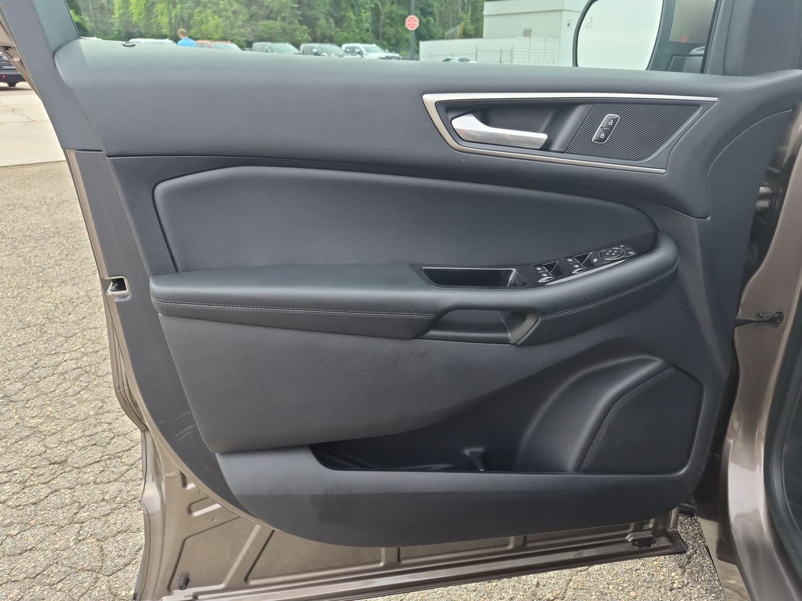 Used 2019 Ford Edge SEL w/ Equipment Group 201A FWD image 22