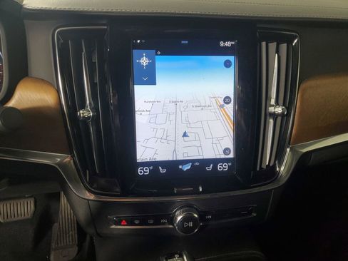 Used 2017 Volvo S90 T6 Inscription w/ Vision Package image 16