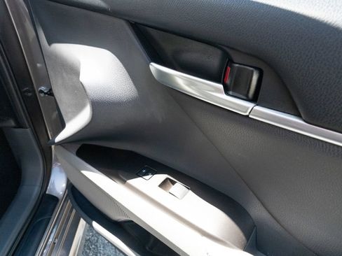 Used 2023 Toyota Camry XSE FWD image 14