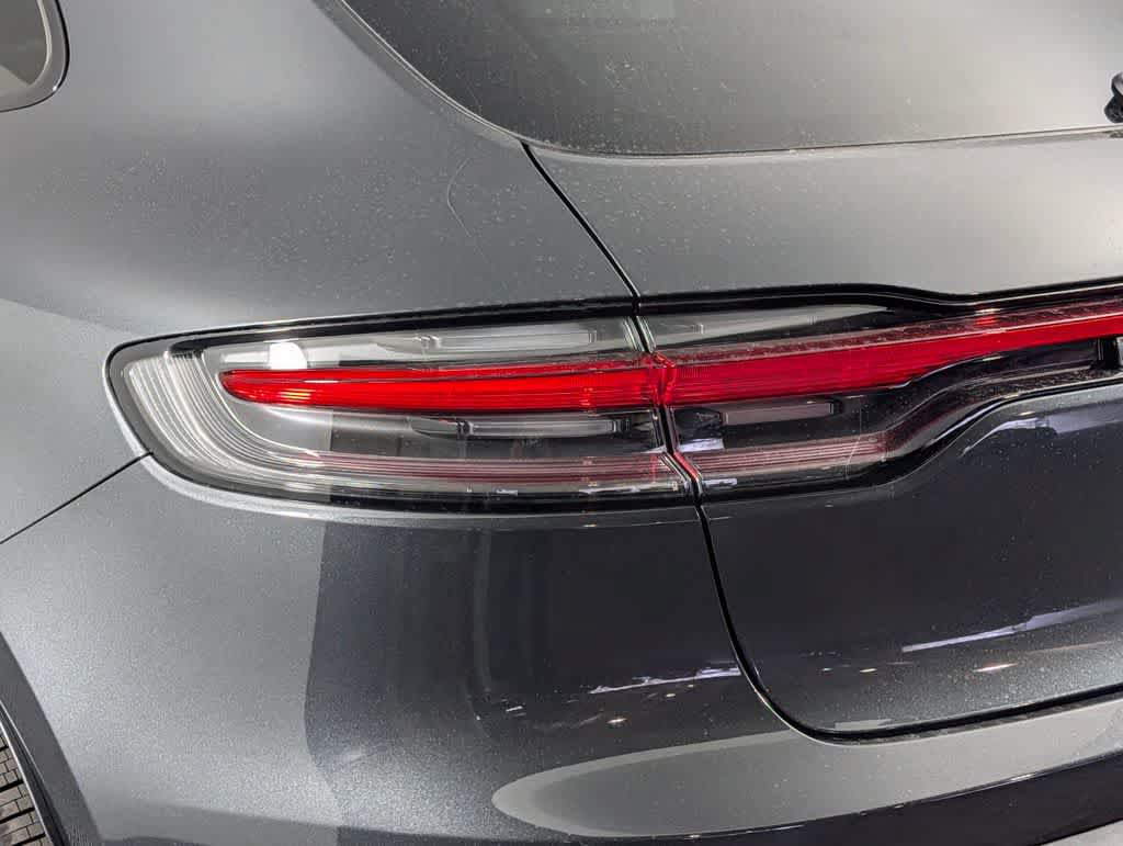 Used 2026 Porsche Macan AWD/4WD image 16