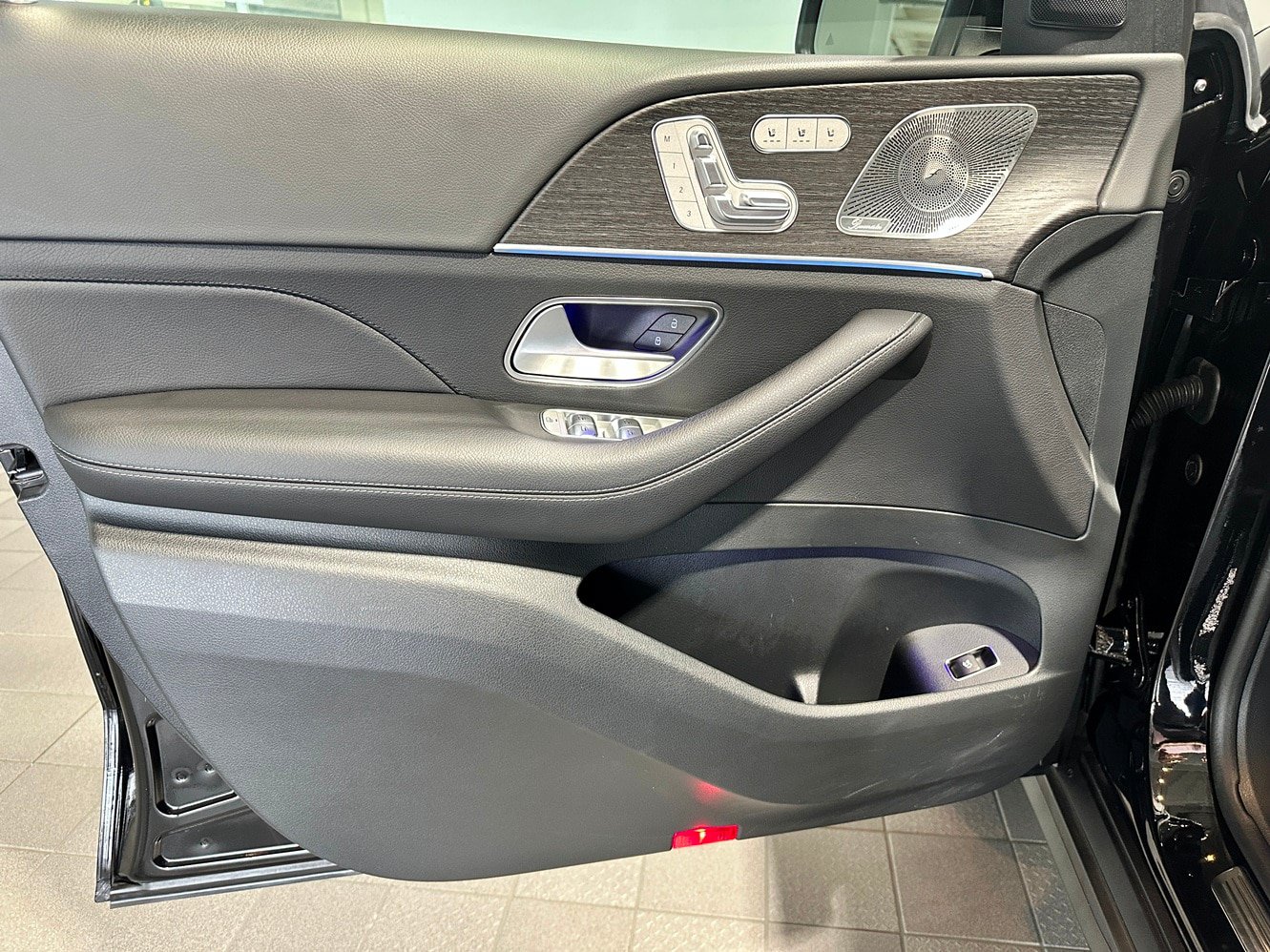 Certified 2025 Mercedes-Benz GLS 450 4MATIC image 11