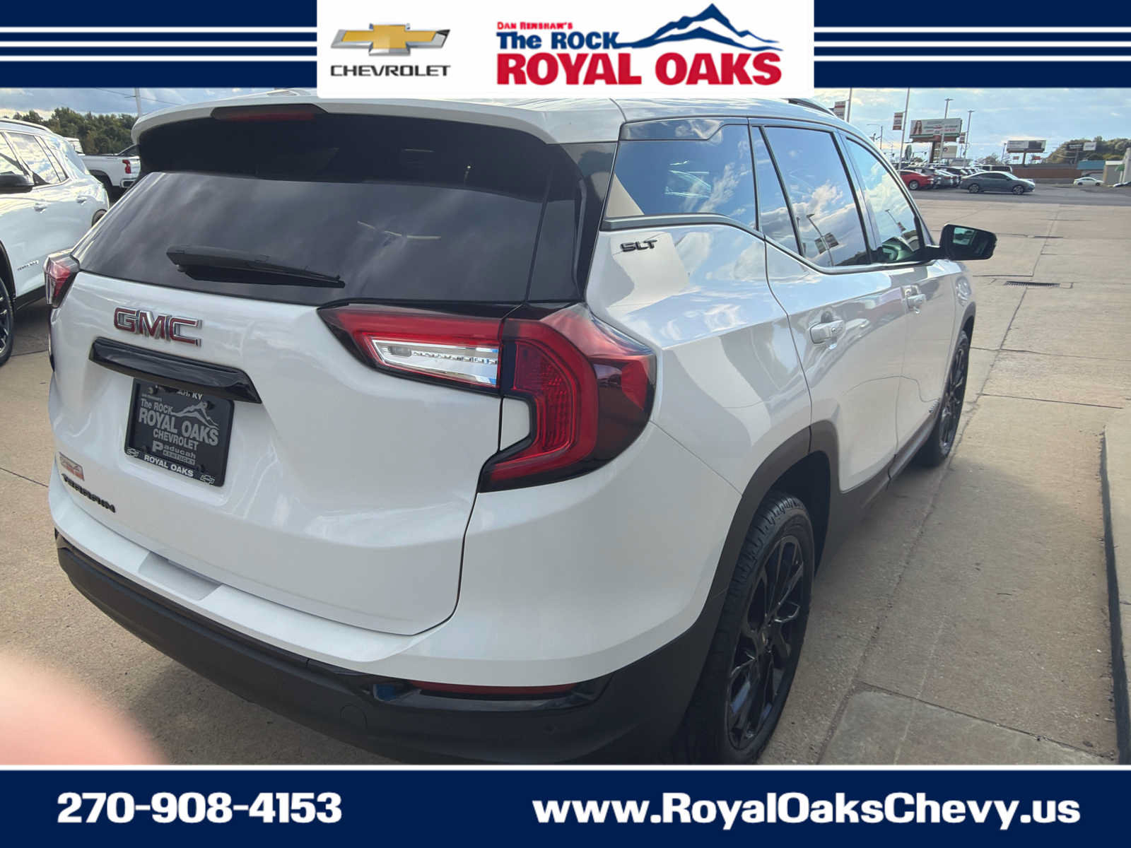 Used 2023 GMC Terrain SLT w/ Elevation Edition FWD image 8