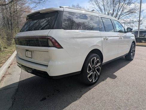New 2026 Lincoln Navigator L Reserve AWD/4WD image 11