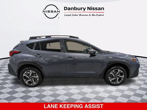 Used 2024 Subaru Crosstrek 2.0i Premium AWD/4WD image 2