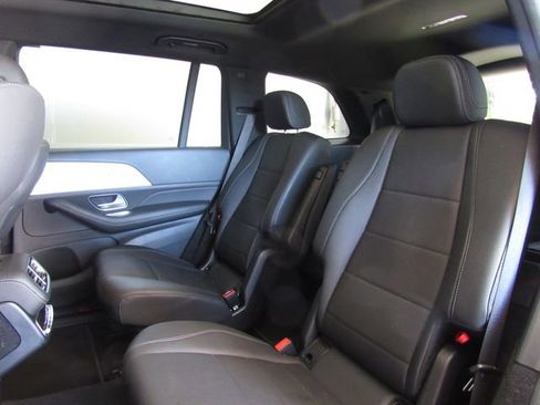 Used 2025 Mercedes-Benz GLS 450 4MATIC image 16