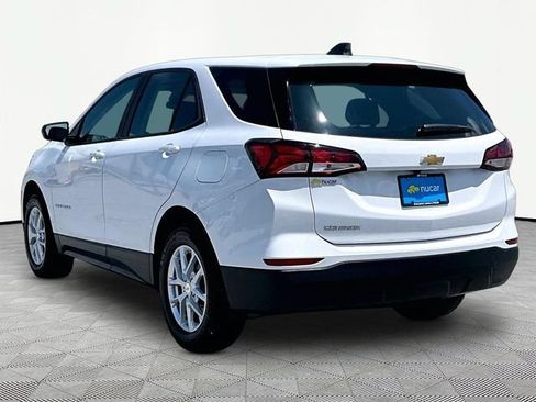 Used 2024 Chevrolet Equinox LS FWD image 4