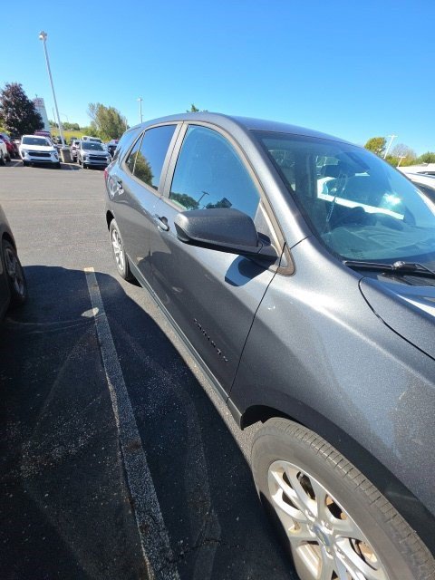 Used 2021 Chevrolet Equinox LS w/ LPO, Blackout Package FWD image 6