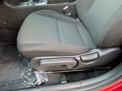 New 2026 Hyundai Kona SE image 4