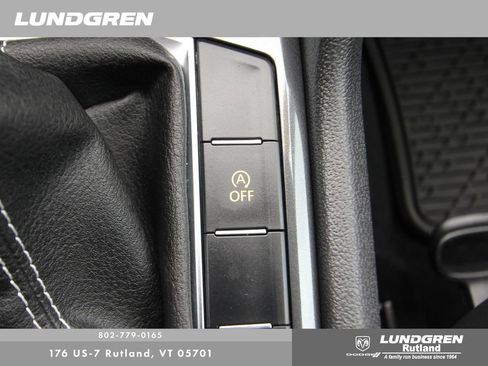 Used 2023 Volkswagen Tiguan SE R-Line image 30