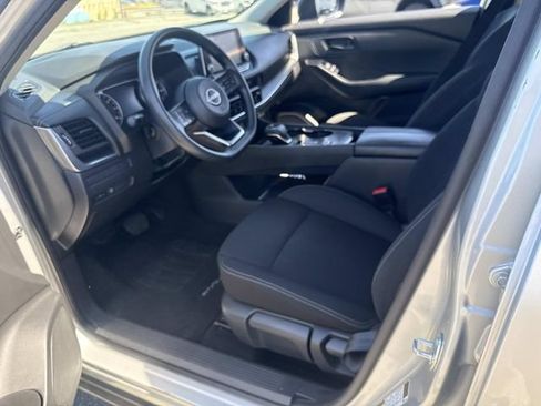 Used 2024 Nissan Rogue S FWD image 16