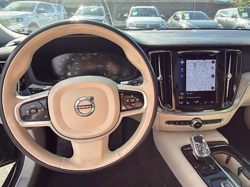 Used 2022 Volvo S60 T8 Inscription w/ Advanced Package image 11