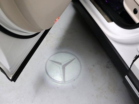 Used 2023 Mercedes-Benz GLB 250 4MATIC image 27