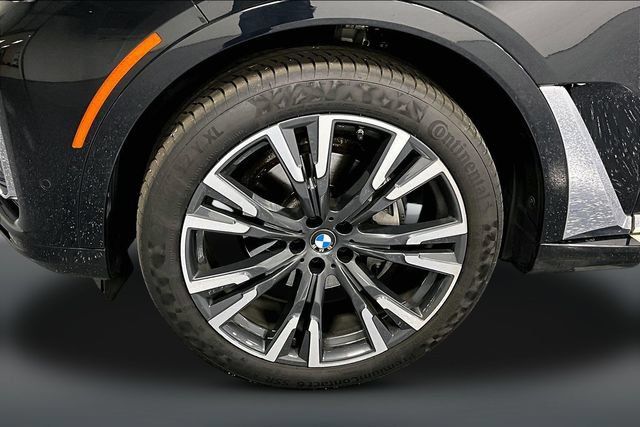 Used 2022 BMW X7 xDrive40i w/ Executive Package AWD/4WD image 32