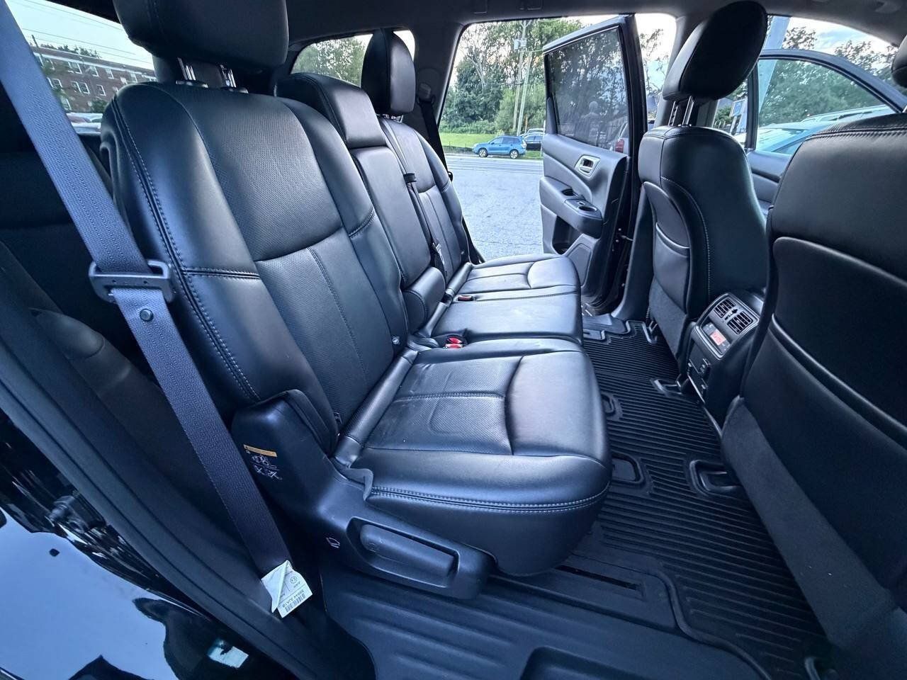 Used 2017 Nissan Pathfinder SL FWD image 20