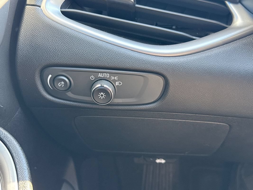 Used 2021 Chevrolet Malibu RS FWD image 30
