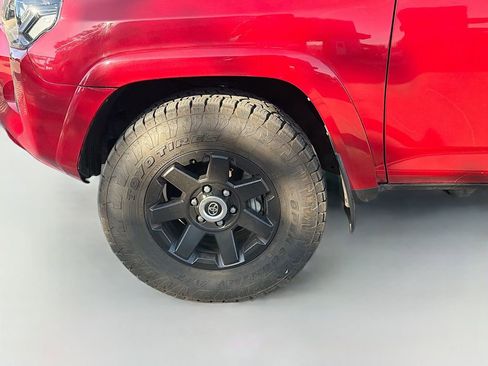 Used 2023 Toyota 4Runner TRD Off-Road Premium w/ Moonroof Package AWD/4WD image 31