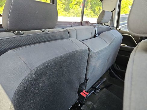 Used 2018 Chevrolet Silverado 1500 LT w/ Midnight Edition image 11