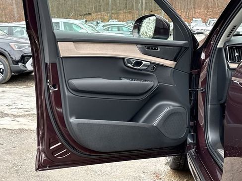 New 2026 Volvo XC90 B6 Plus w/ Protection Package Premier AWD/4WD image 9