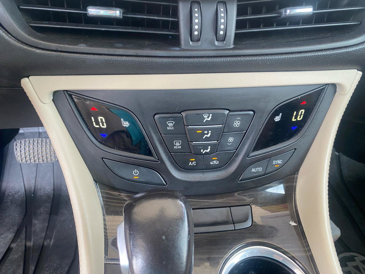 Used 2019 Buick Envision Preferred FWD image 19
