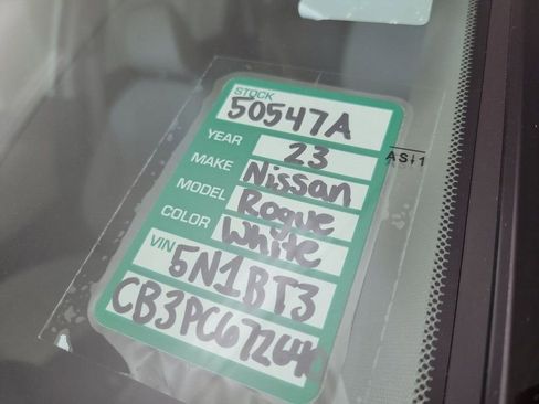 Used 2023 Nissan Rogue SL w/ SL Premium Package image 25