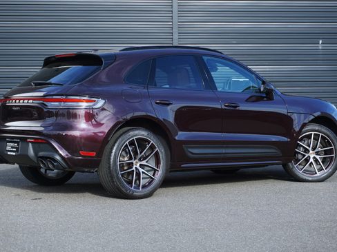 Certified 2023 Porsche Macan AWD/4WD image 11