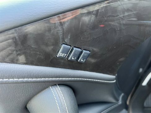 Used 2024 INFINITI QX80 Luxe image 32